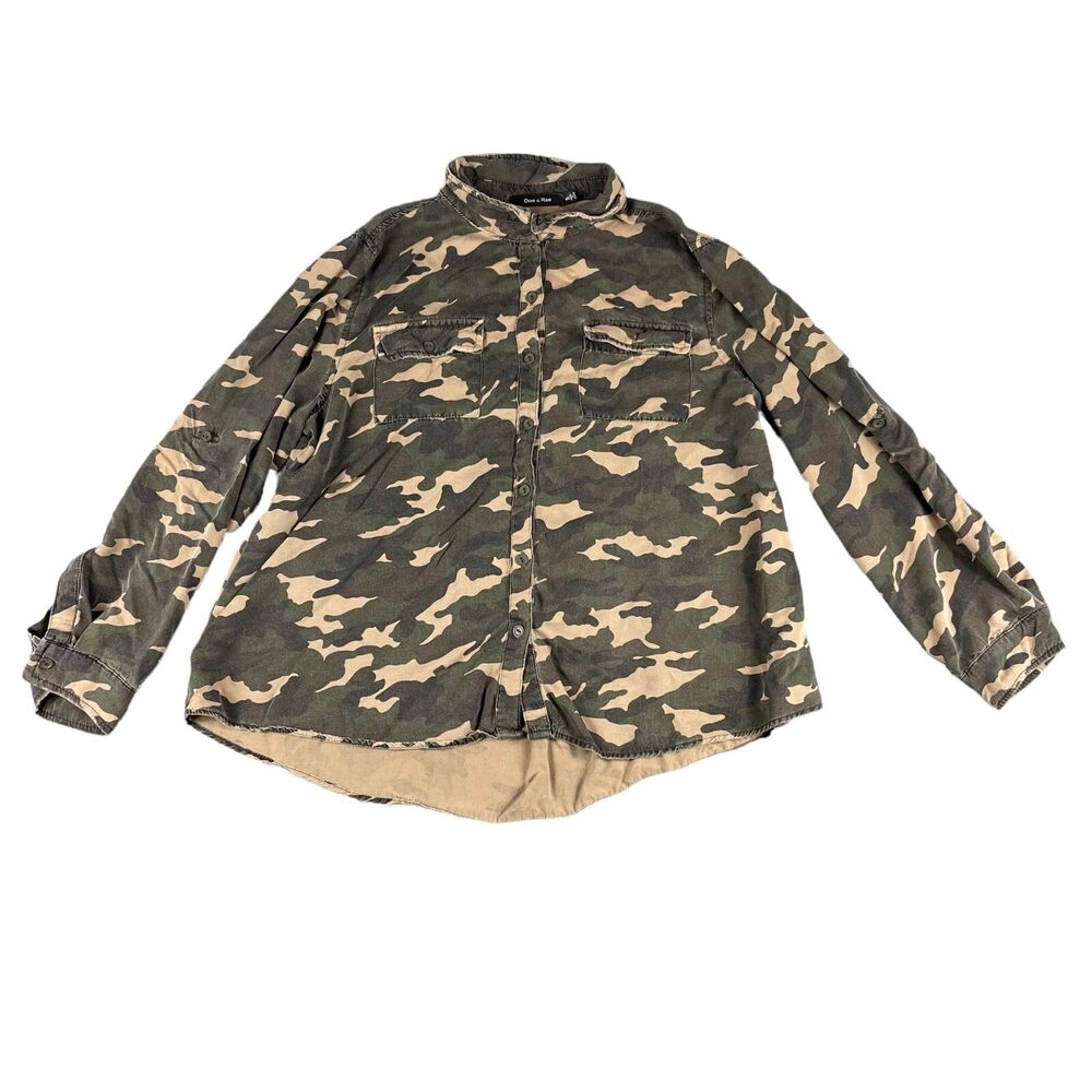 Doe & Rae Shirt Women's Small Long Sleeve Button Up Camo Front Pockets Hipster